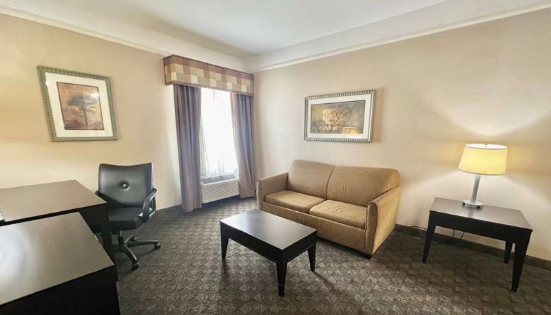 Zimmer - La Quinta Inn & Suites by Wyndham Pharr RGV Medical Center