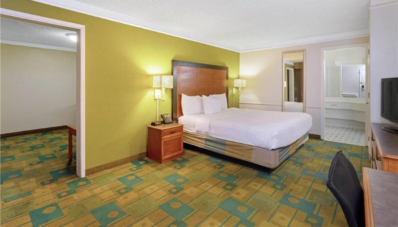 Suite - La Quinta Inn by Wyndham Phoenix North