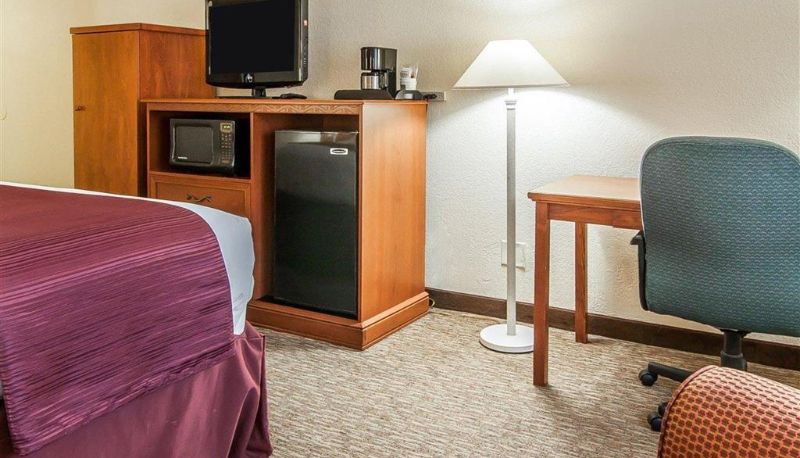 Zimmer - Quality Inn Downtown Convention Center