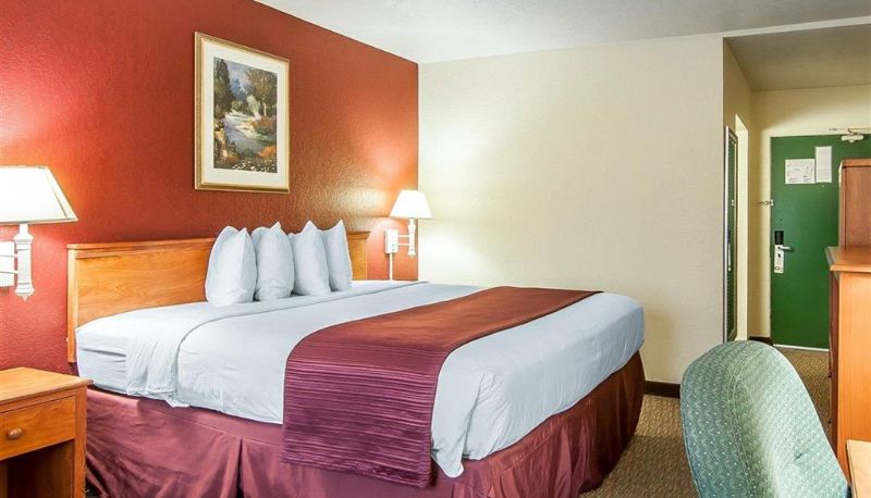 Zimmer - Quality Inn Downtown Convention Center
