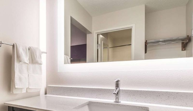 Zimmer - La Quinta Inn & Suites by Wyndham Univ Area Chapel Hill