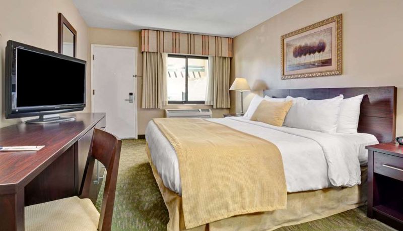 Camera - Travelodge by Wyndham Presidio San Francisco