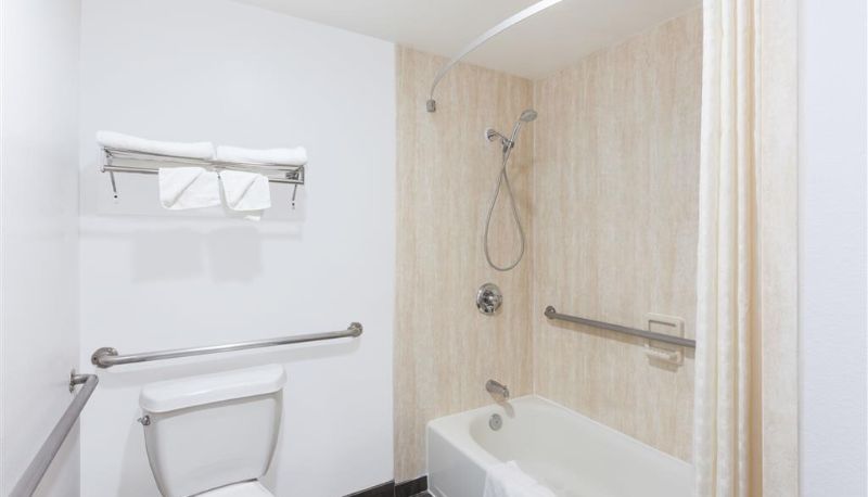 Room - Super 8 by Wyndham El Cajon/San Diego