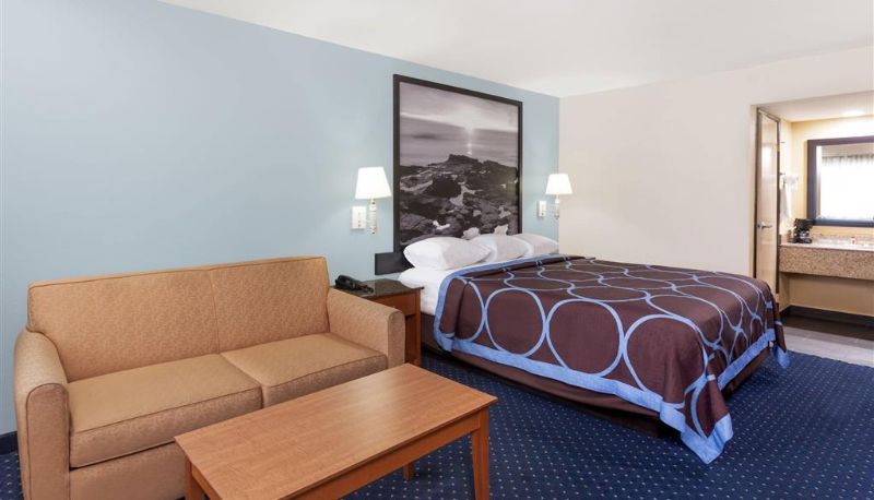 Room - Super 8 by Wyndham El Cajon/San Diego