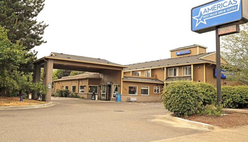 Widok na zewnątrz - Americas Best Value Inn & Suites Forest Grove Hillsboro