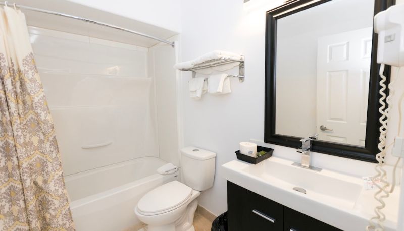 Banyo - Countryside Inn