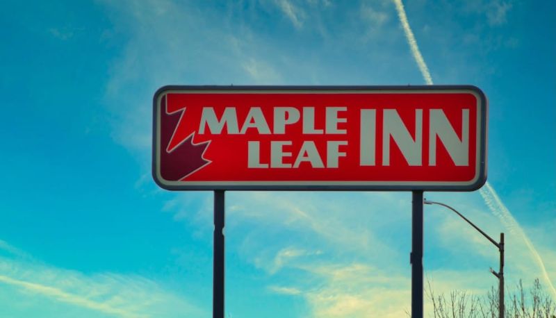 Otel açık alanı - Maple Leaf Inn & Suites