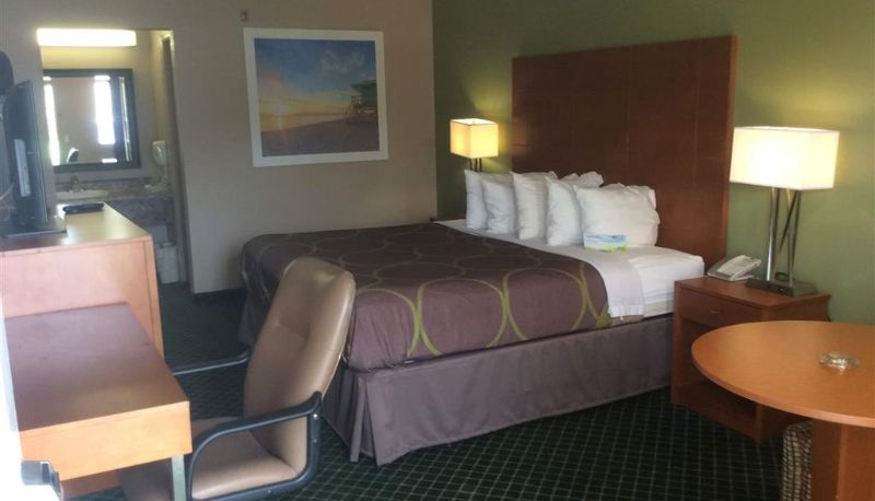 Zimmer - Days Inn by Wyndham Donalsonville