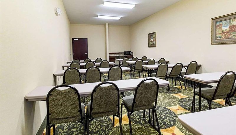 Vergaderzaal - Days Inn & Suites by Wyndham Houston / West Energy Corridor