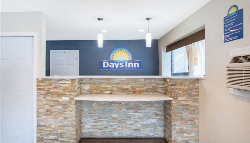 Sala - Days Inn by Wyndham Elmsford / White Plains