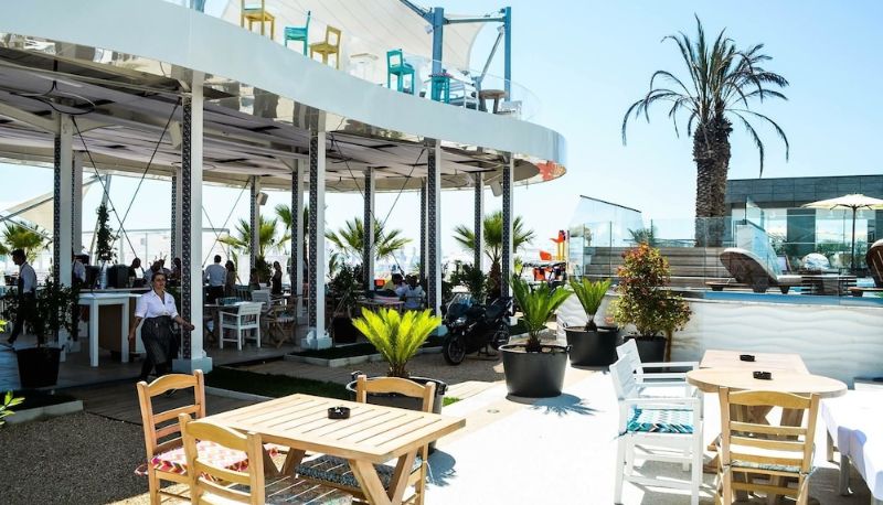 Restauracja - White Tower Mamaia