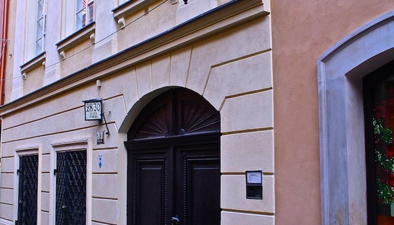 Info - Old Town Snug
