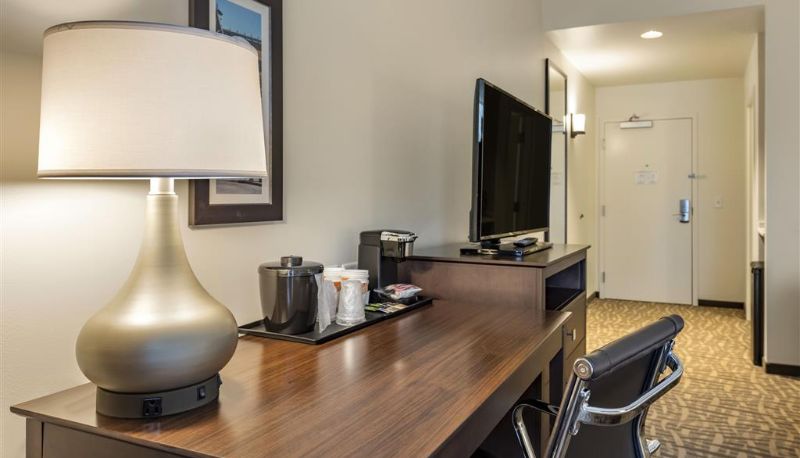 Room - Comfort Inn & Suites Pittsburgh-Northshore