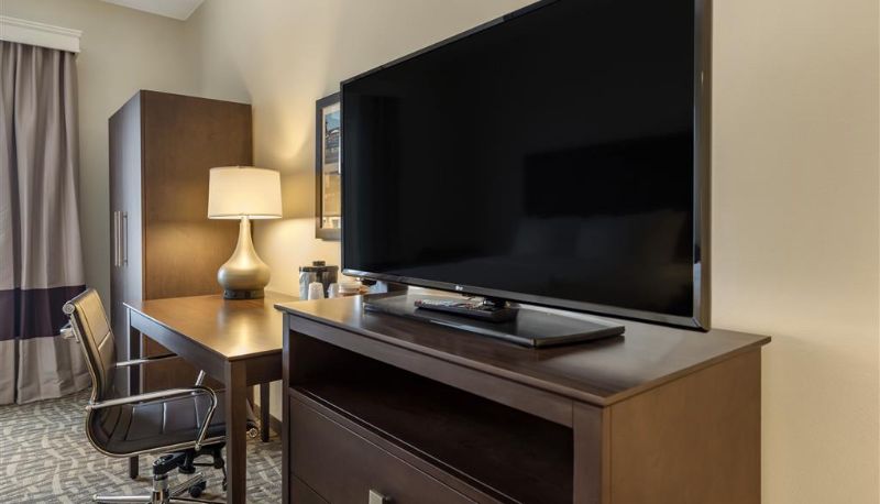 Room - Comfort Inn & Suites Pittsburgh-Northshore