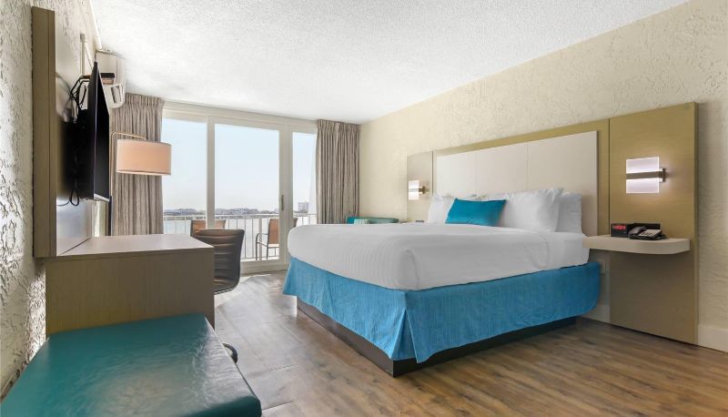 Camera - Inn on Destin Harbor an Ascend Collection Hotel