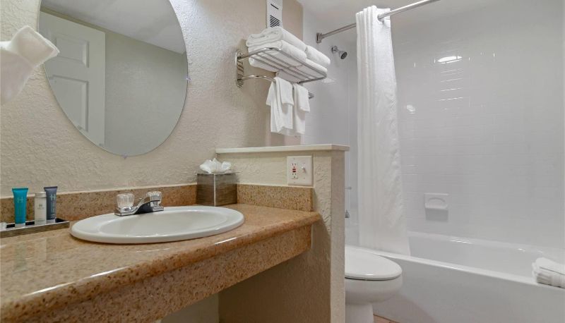 Camera - Inn on Destin Harbor an Ascend Collection Hotel
