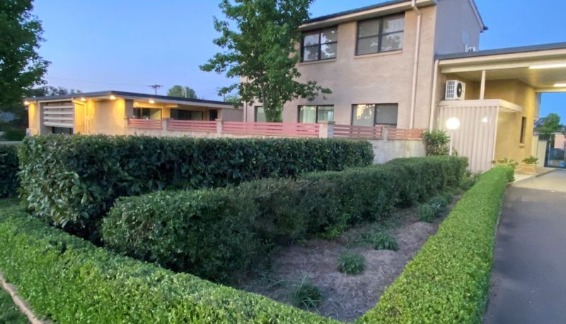 Info - Country Gardens Motel