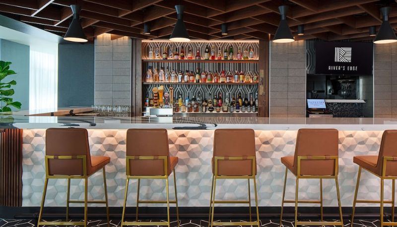 Informacje - Tapestry Collection by Hilton River's Edge Hotel Portland