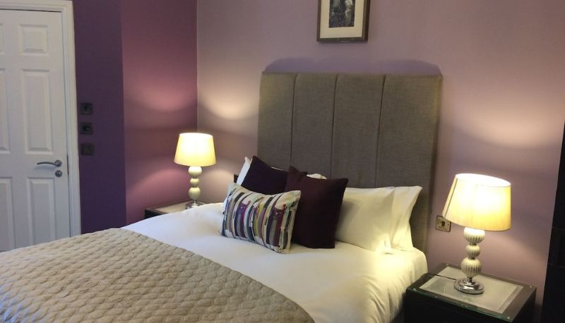 Camera standard - Warbrook House Heritage Hotel