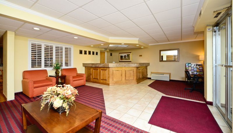 Lobby - Americas Best Value Inn & Suites St. Cloud