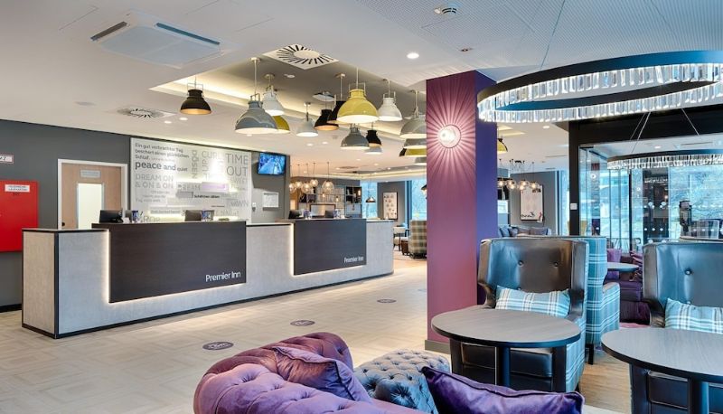 Lobby - Premier Inn Berlin Kurfürstendamm Hotel