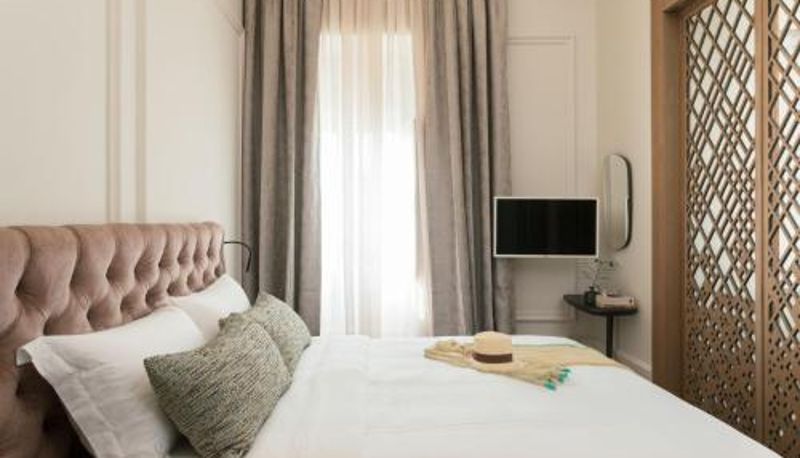 Oda - Castro Hotel Syros