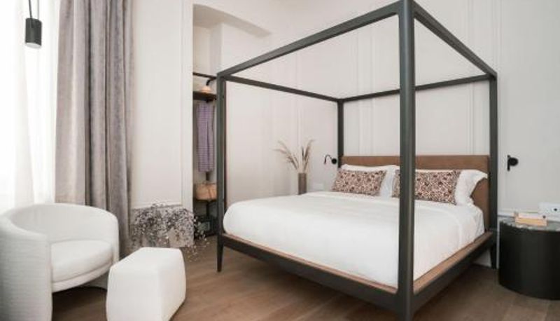 Oda - Castro Hotel Syros