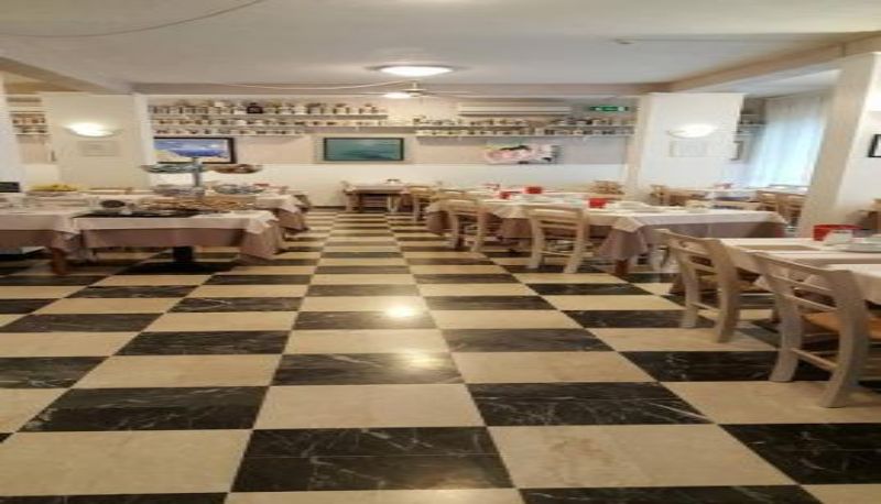 Sala śniadaniowa w restauracji - Hotel Marietta