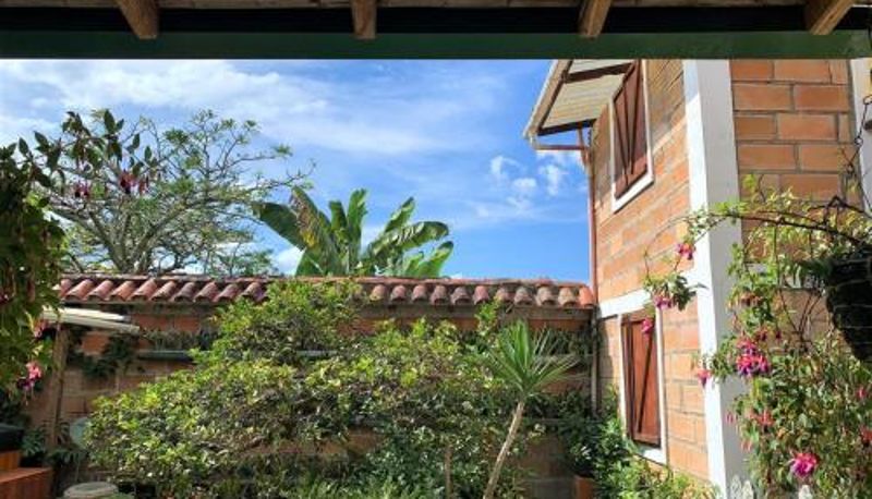 Info - Hotel Kantarrana Urbana Jardin