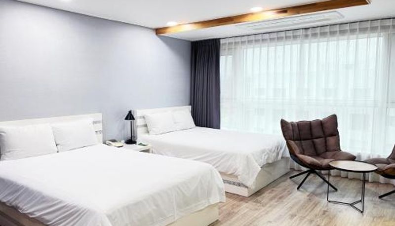 Zimmer - Hotel Sweet Castle Jeju Hamdeok