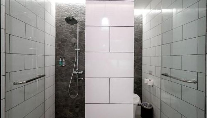 Bathroom - Sugar Marina Hotel CLIFFHANGER Aonang
