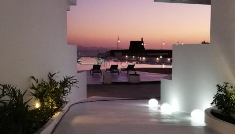 Piscina - CalaLanzarote Suites Hotel - Adults Only