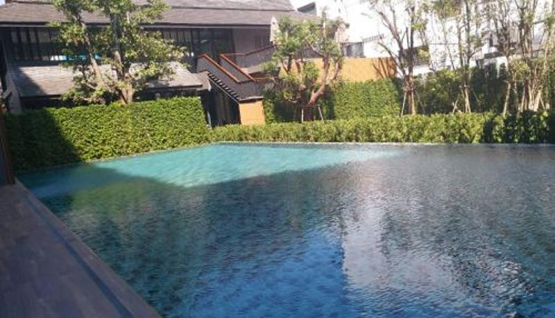 Basen - The Teak Hotel