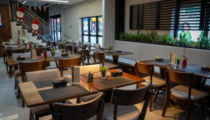 Sala de desayunos dentro del restaurante - Adria Premium Hotel