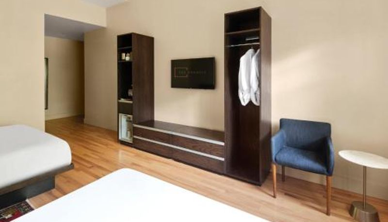 Pokój - The Francis Hotel