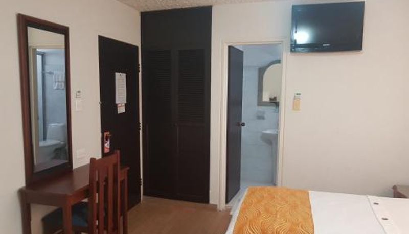 Dreibettzimmer - Hotel Emperador