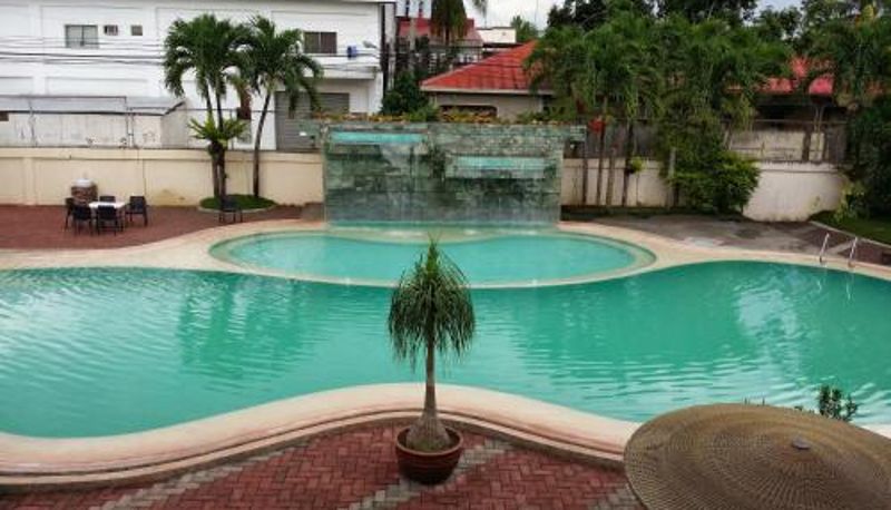 Basen - Dottie's Place Hotel & Restaurant