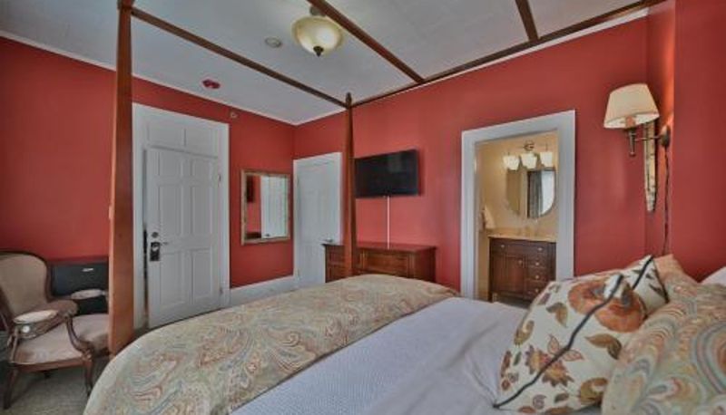 Información - Tom Quick Inn