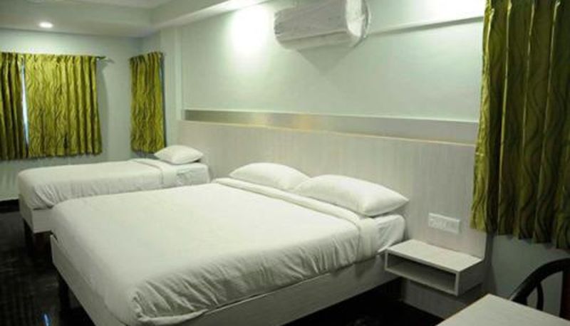 Zimmer - HOTEL CENTRAL SQUARE "A Couple Friendly Hotel"