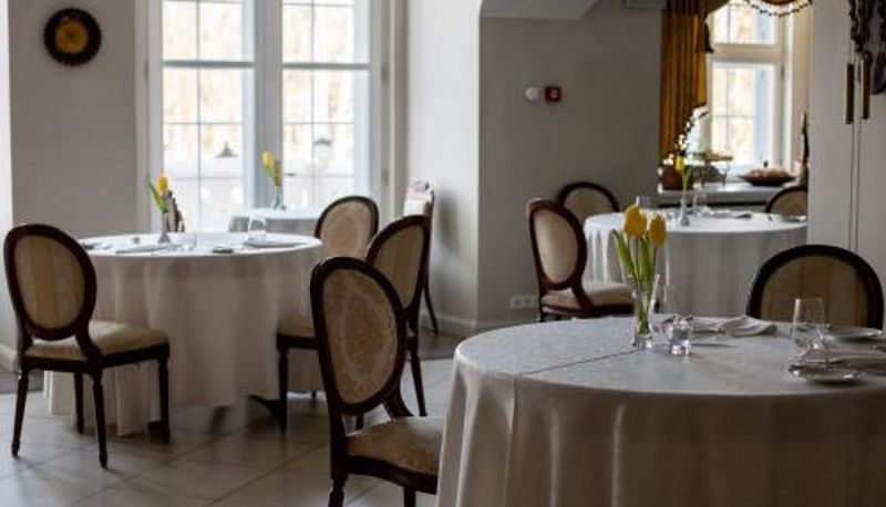 Restoran içinde kahvaltı salonu - Malpils Manor