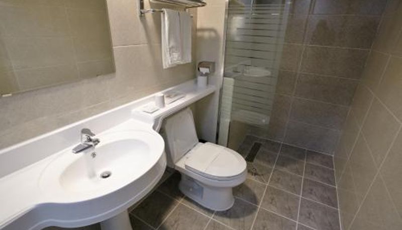 Bagno - CS Premier Hotel