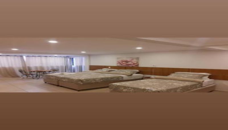 Camera - Village Plaza Hotel