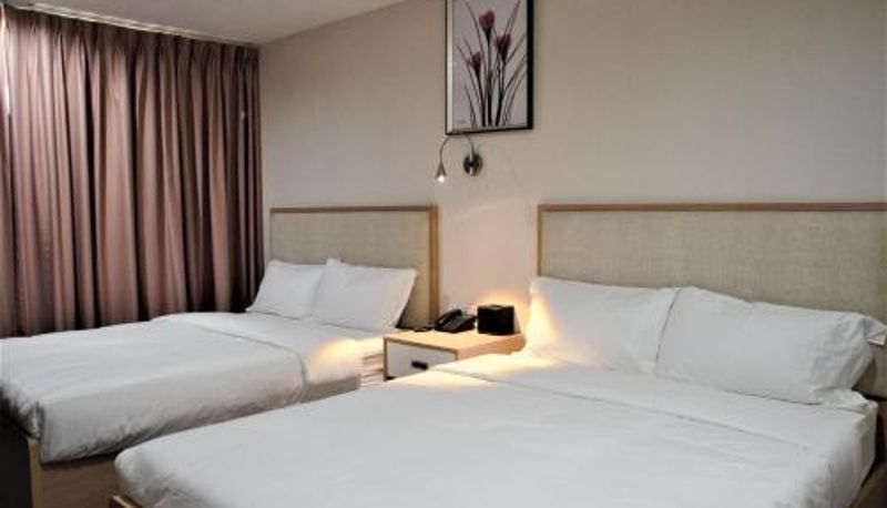 Información - LIC Plaza Hotel