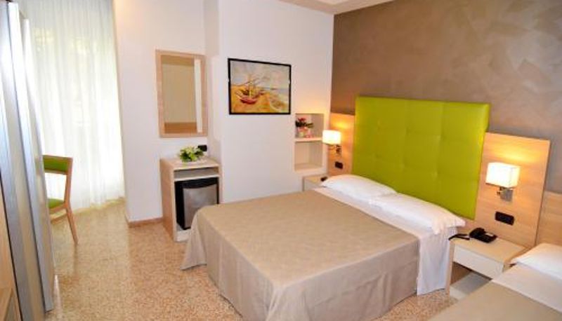 Üç kişilik oda - Hotel Adele