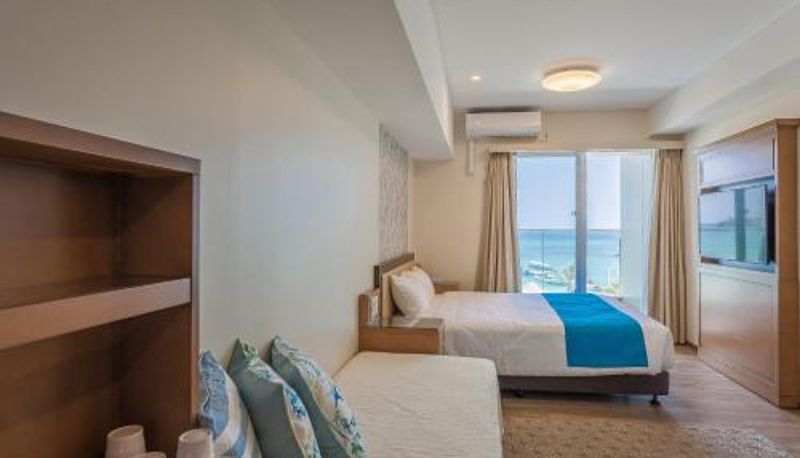 Zimmer - Kariyushi LCH. Resort