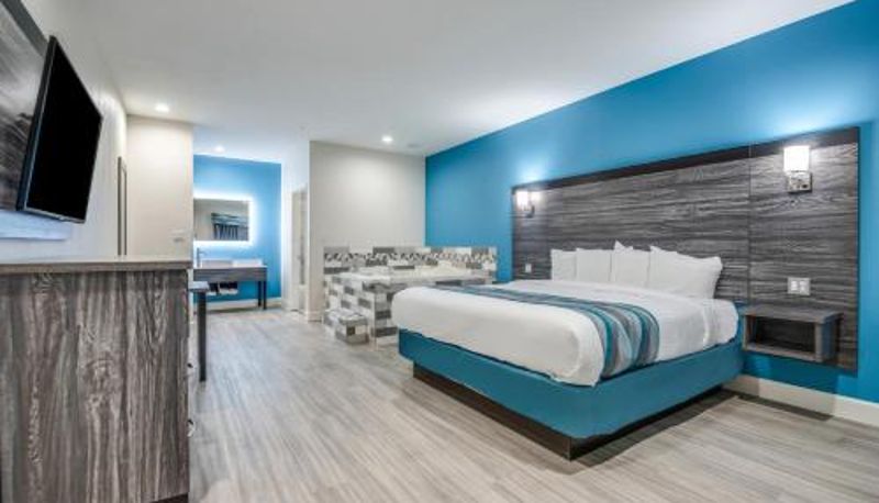 Süit - Americas Best Value Inn & Suites Houston at Hwy 6