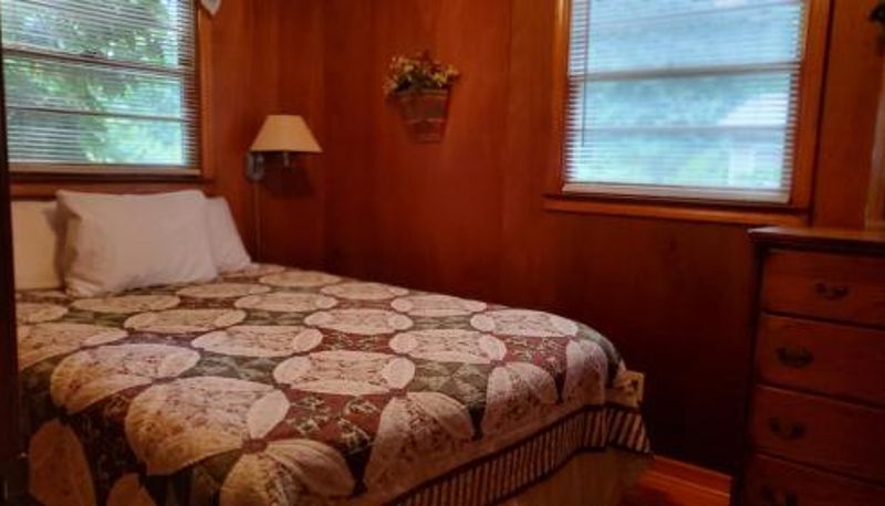 Suite - Cozy Creek Cottages
