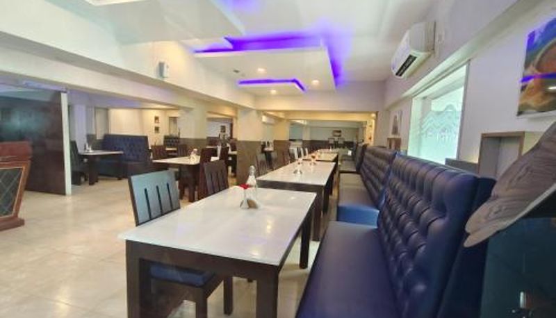 Ontbijtzaal in het restaurant - RR INN Group Of Hotels