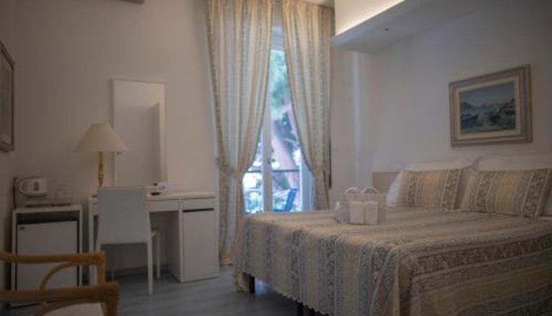 Room - Hotel Ligure