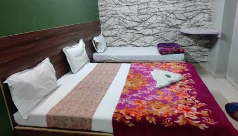 Pokój trzyosobowy - Hotel Siddhi Vinayak